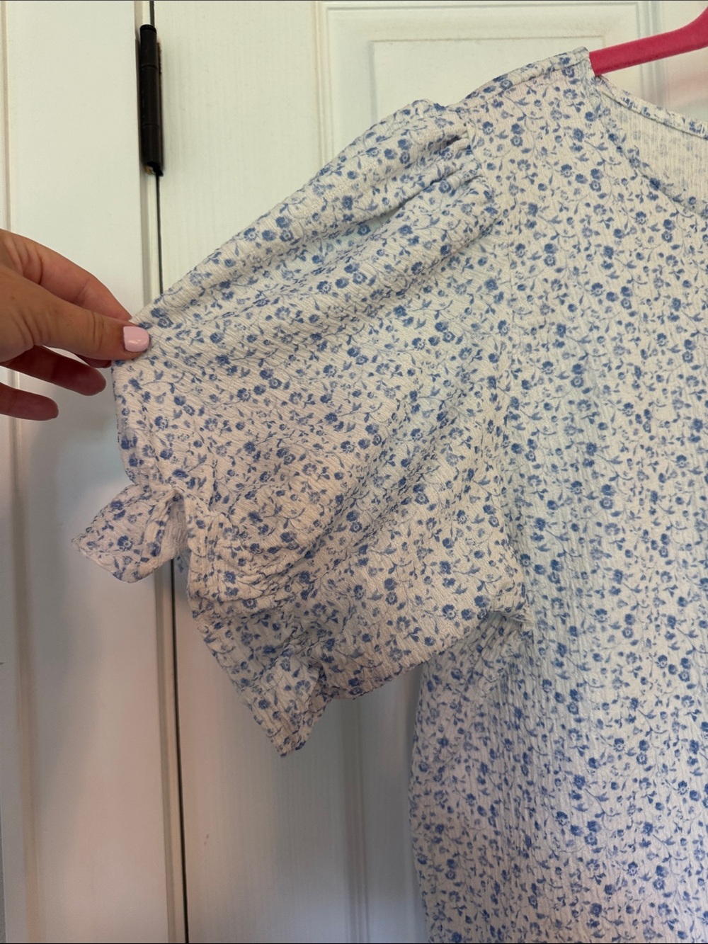 SHEIN White and Blue Floral Puff Sleeve Blouse - Picture 2 of 8
